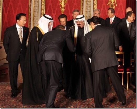 bowing to Saudi King